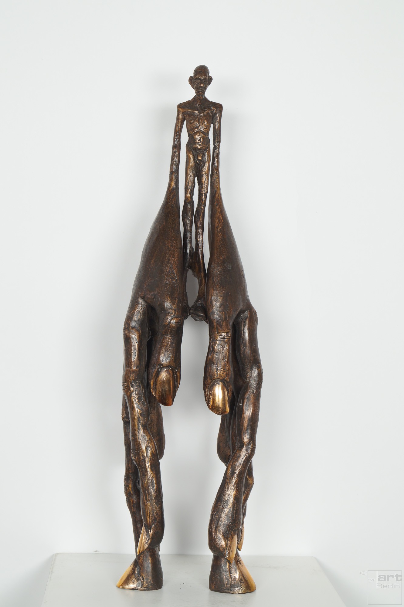 Handlanger - Bronze Plastik, Skulptur von Tim David Trillsam, Edition