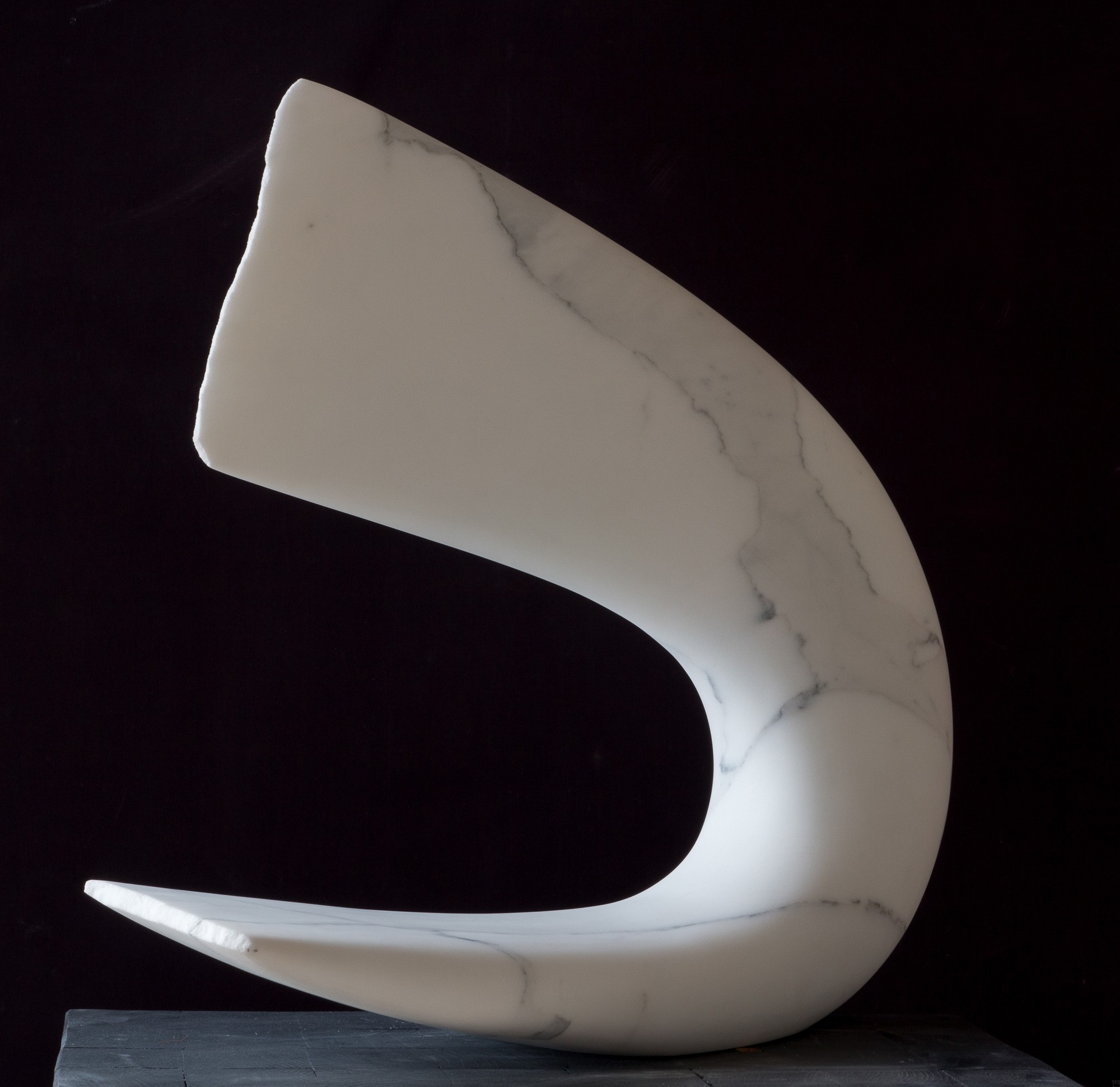 Glissando, aus Marmor, Stein Skulptur von Bildhauer Klaus W. Rieck