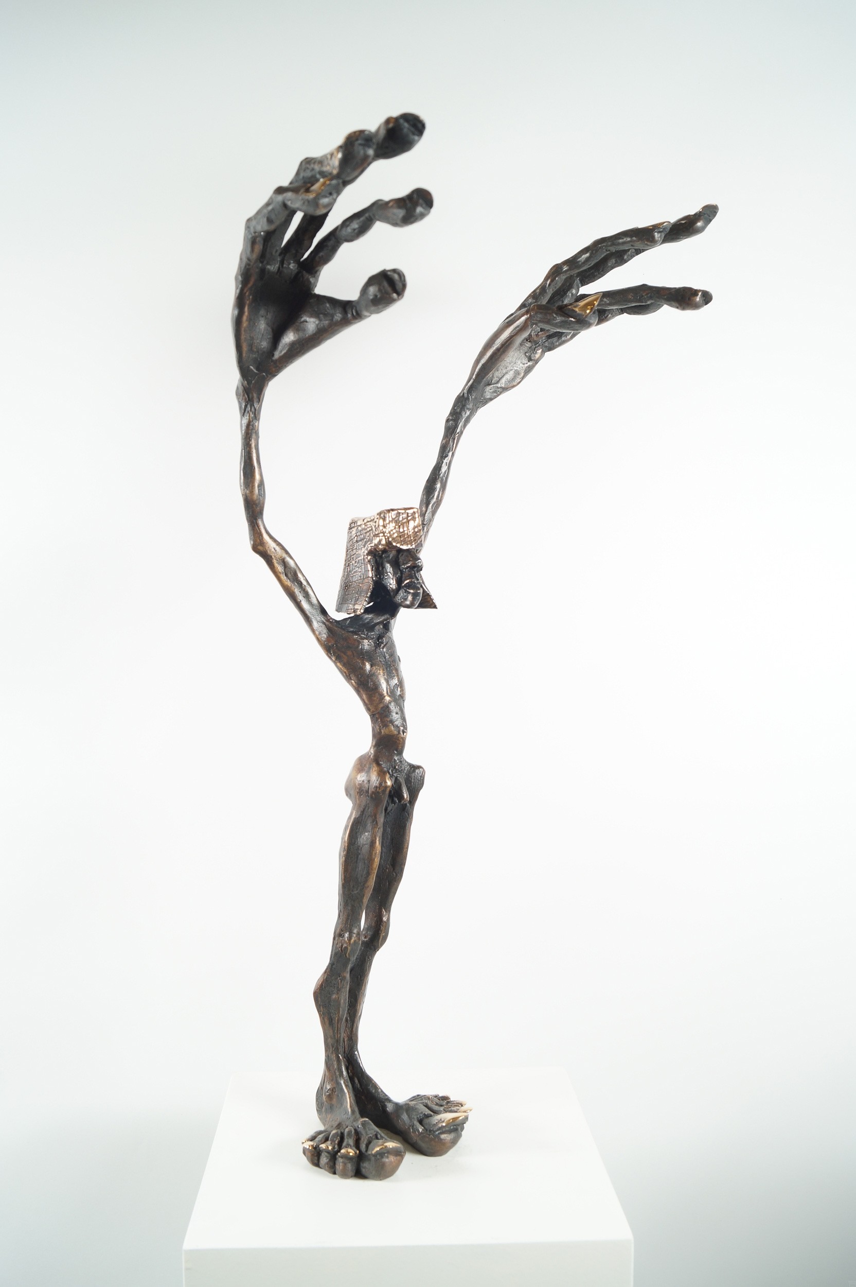 Fadenzieher - Bronze Plastik, Skulptur von Tim David Trillsam, Edition