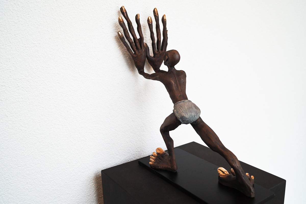 Der Klügere gibt nach | Bronze Plastik, Skulptur von Tim David Trillsam, Edition - 11