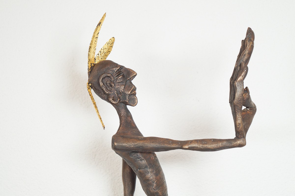Do no harm | Bronze Plastik, Skulptur von Tim David Trillsam, Edition - 10