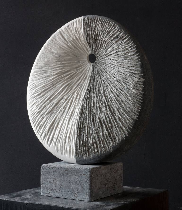 Light & Shadow | Stein Skulptur aus Marmor und Granit von Bildhauer Klaus W. Rieck 3