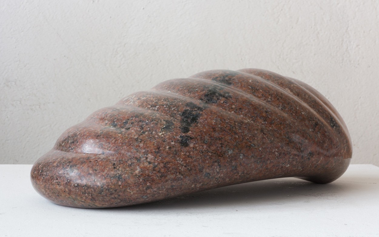 Ripples, from the left | Granite Sculpture by Klaus W. Rieck