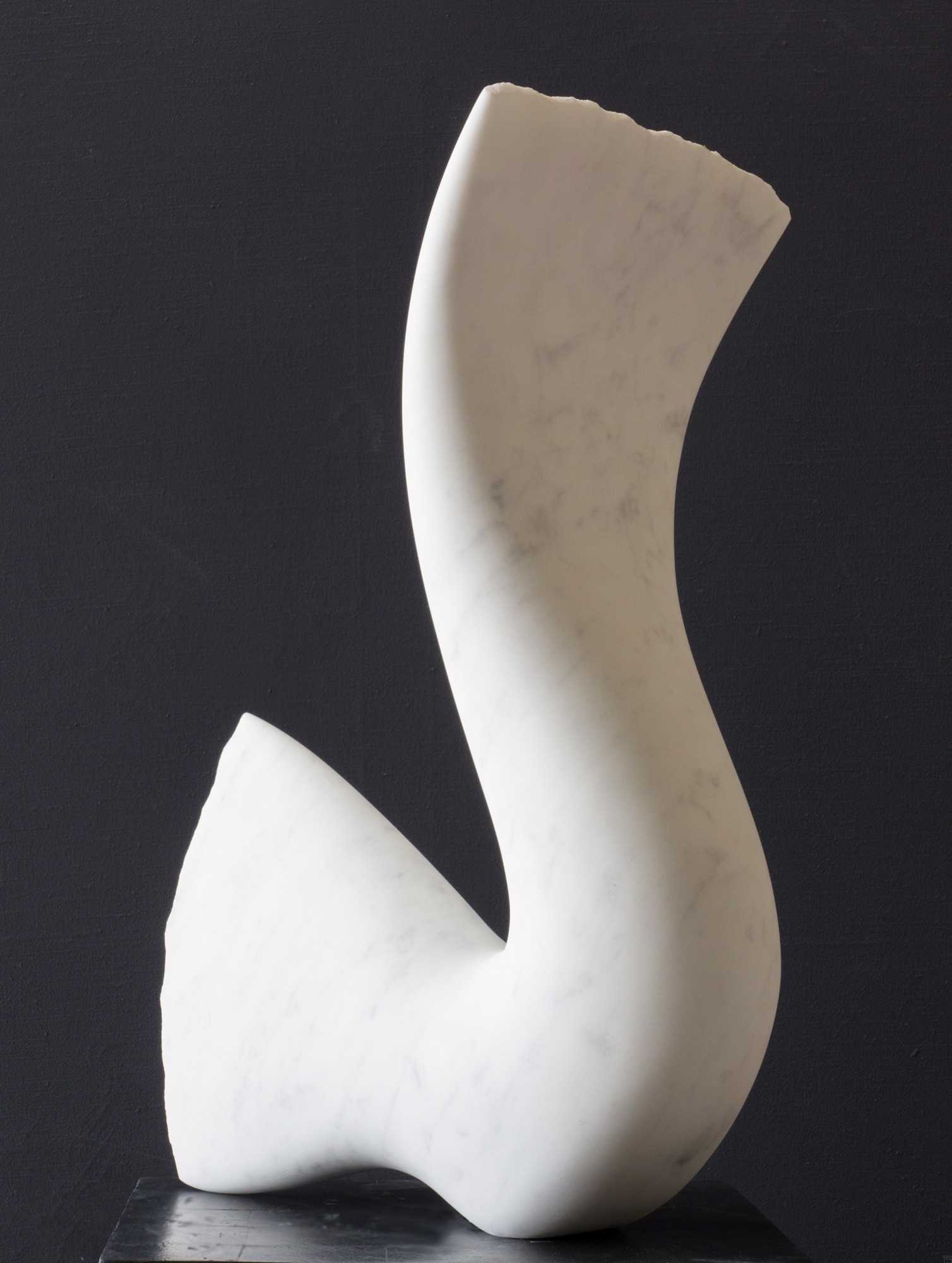 Leda, Stone sculpture, Marble by sculptor Klaus W. Rieck 04